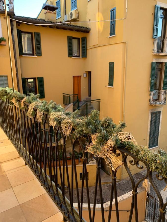 Palazzo Teatro Vecchio-Holiday Suites Salò Eksteriør billede
