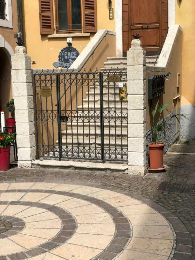 Palazzo Teatro Vecchio-Holiday Suites Salò Eksteriør billede